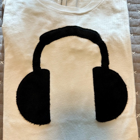 Cutest boutique tops with fuzzy appliqué! Great condition. Size 6. - Picture 6 of 6